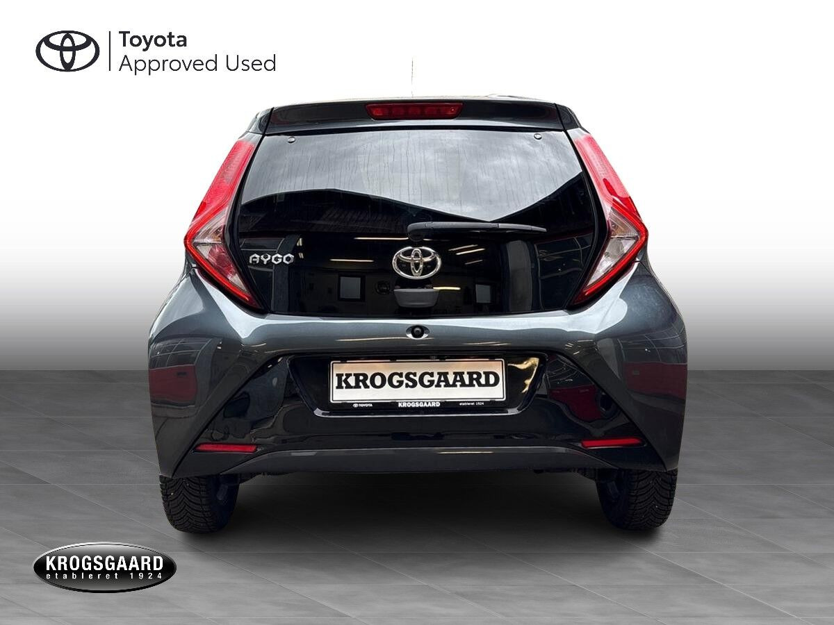 Grå Toyota Aygo fra 2020