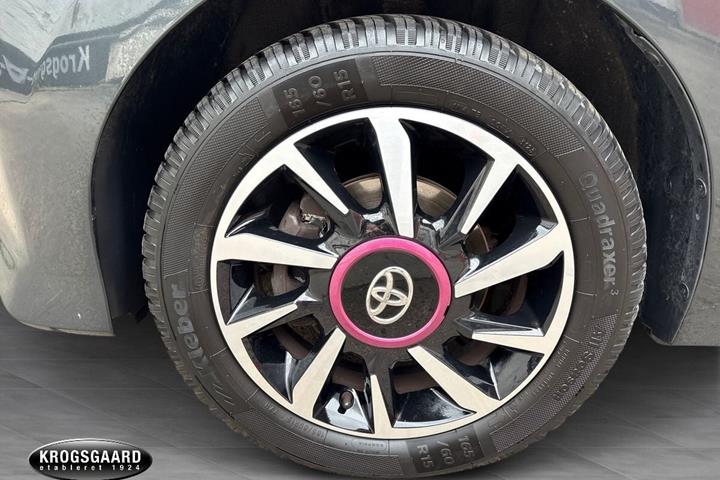 Grå Toyota Aygo fra 2020
