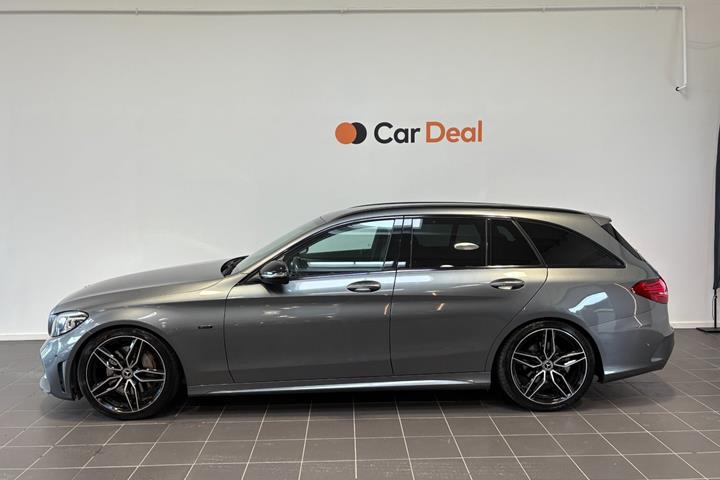 Grå Mercedes C300 de fra 2020