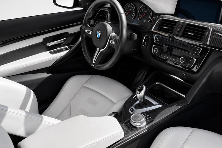 Sort BMW M4 fra 2019