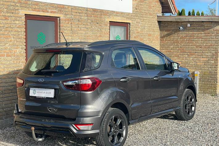 Grå Ford EcoSport fra 2019