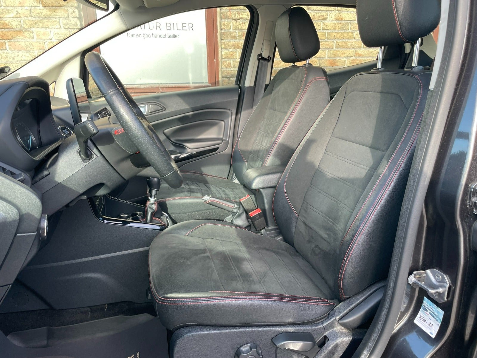 Grå Ford EcoSport fra 2019