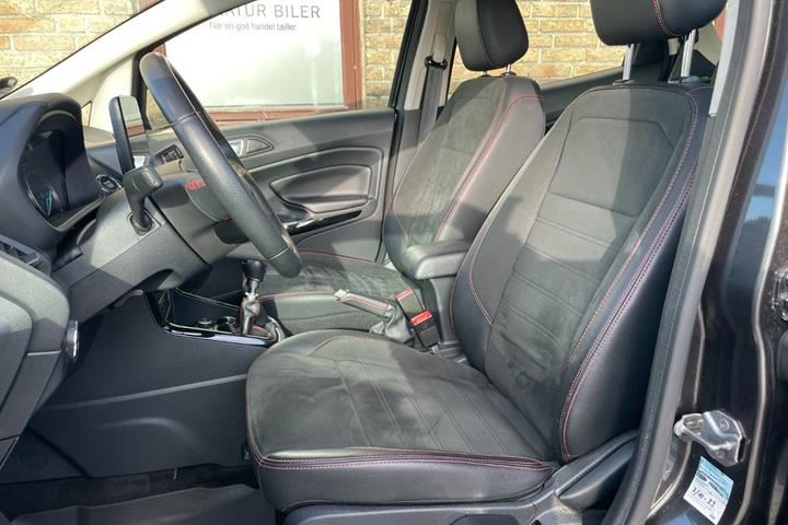 Grå Ford EcoSport fra 2019
