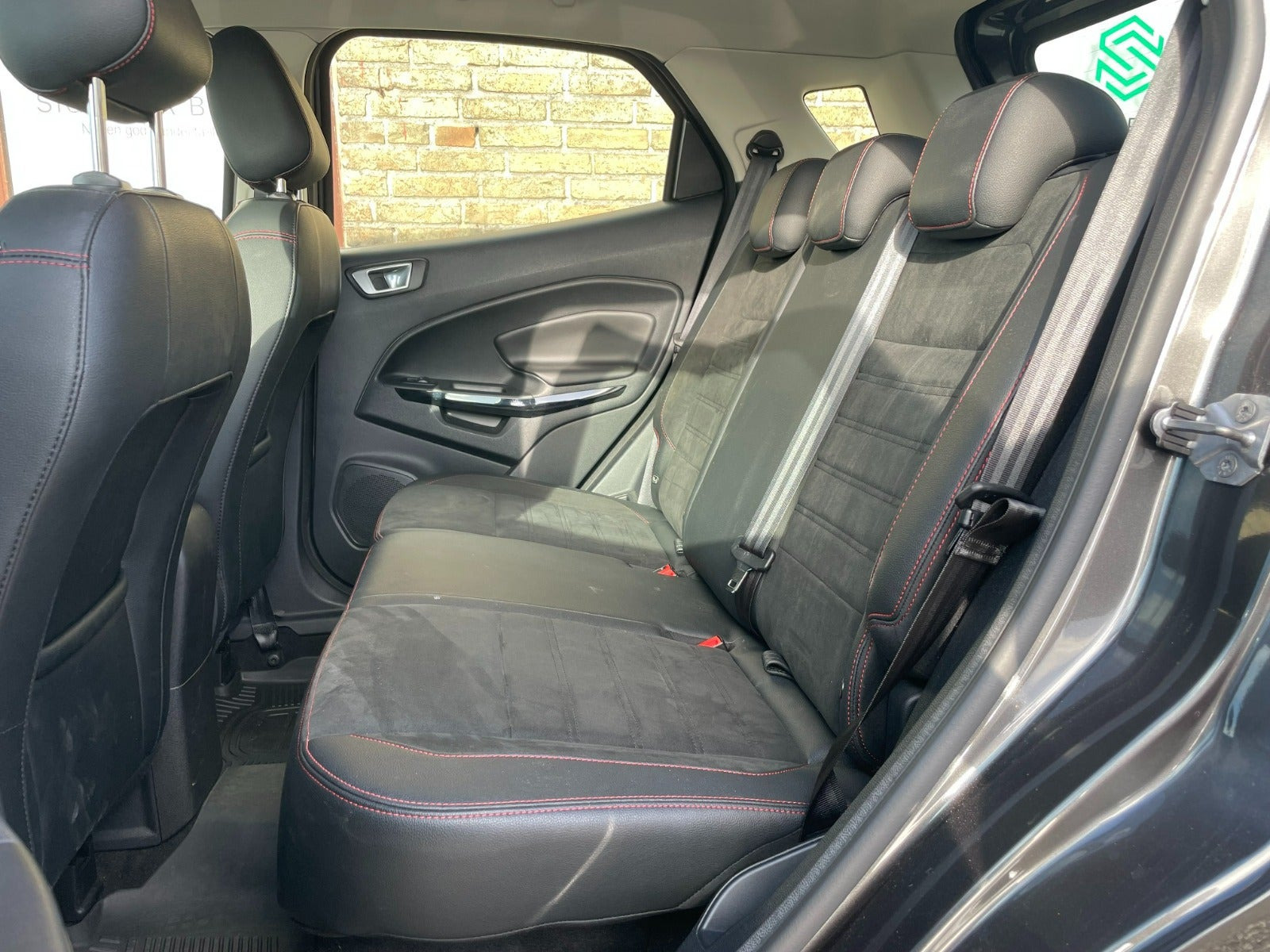 Grå Ford EcoSport fra 2019