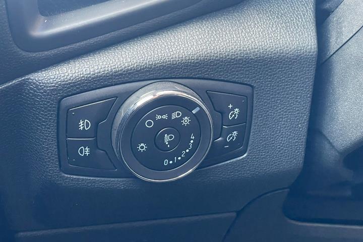Grå Ford EcoSport fra 2019