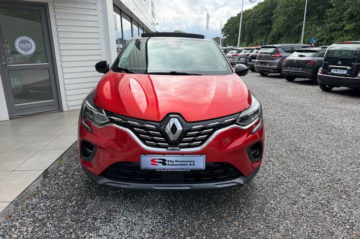Rød Renault Captur fra 2021