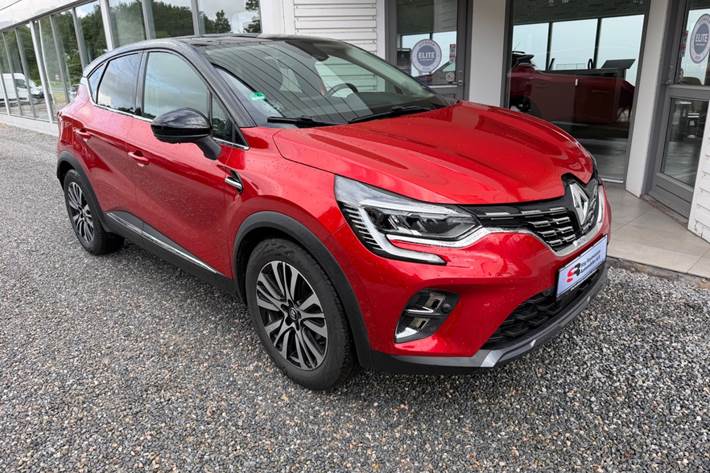 Rød Renault Captur fra 2021