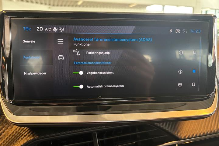 Sort Peugeot e-2008 fra 2025
