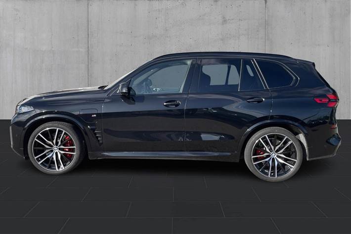 Sort BMW X5 fra 2025