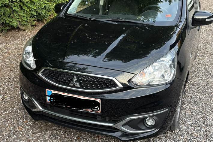 Sort Mitsubishi Space Star fra 2019