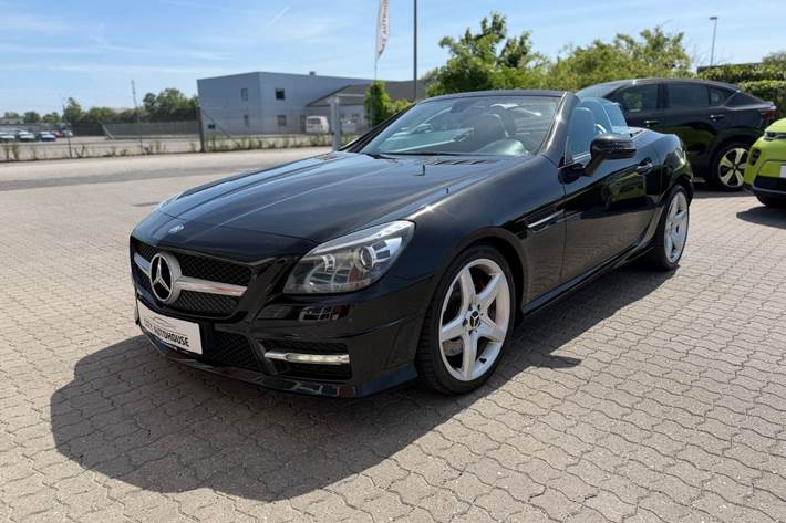 Sort Mercedes SLK200 fra 2011