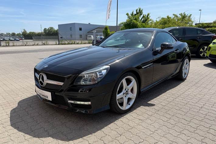 Sort Mercedes SLK200 fra 2011