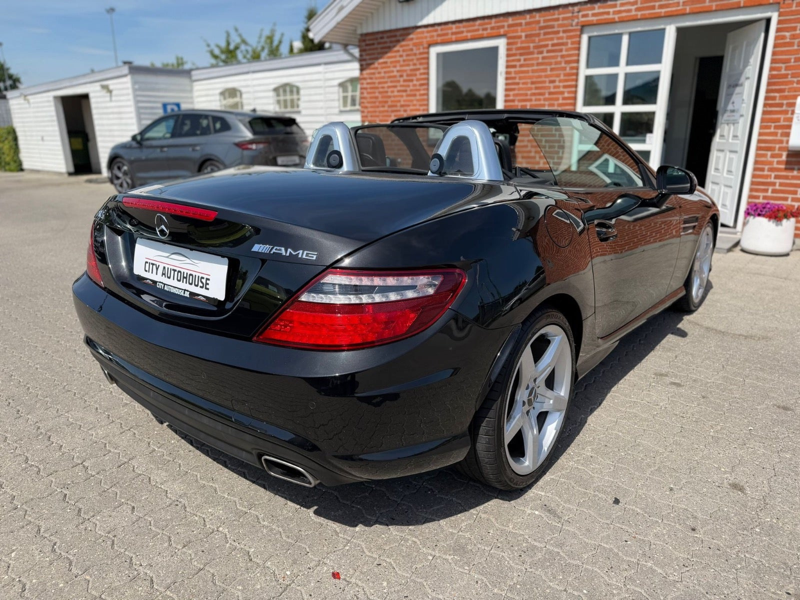 Sort Mercedes SLK200 fra 2011