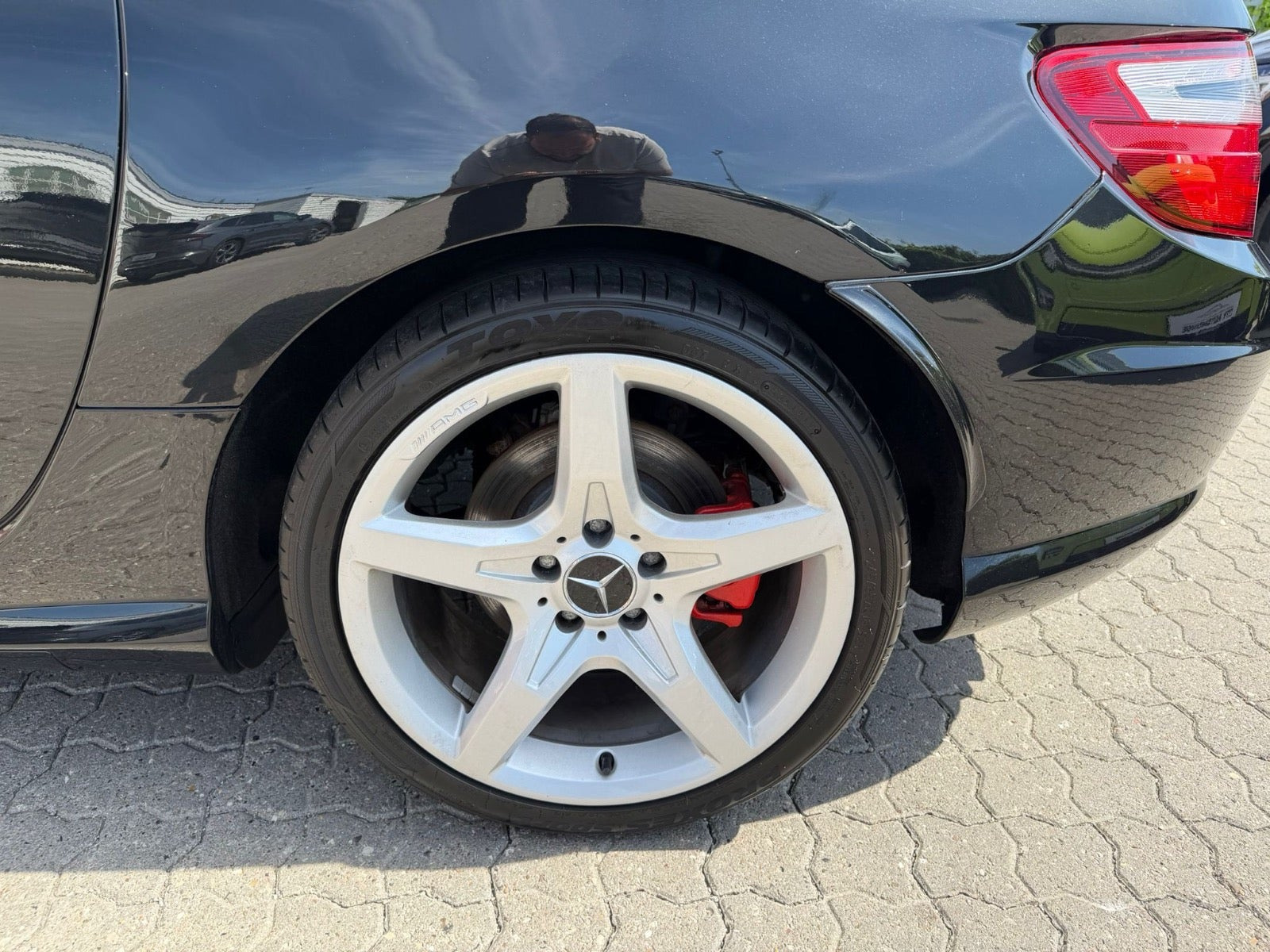 Sort Mercedes SLK200 fra 2011