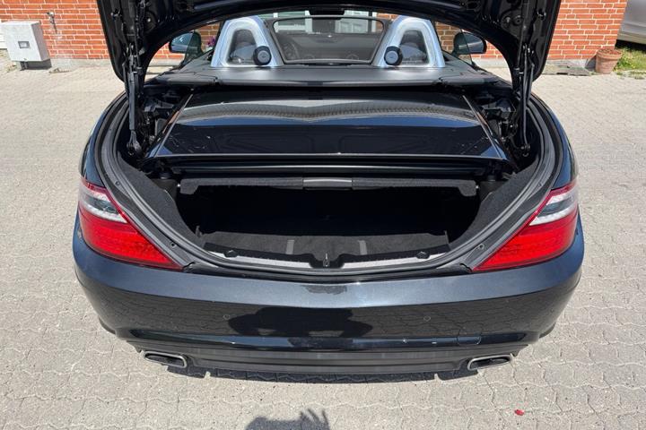 Sort Mercedes SLK200 fra 2011