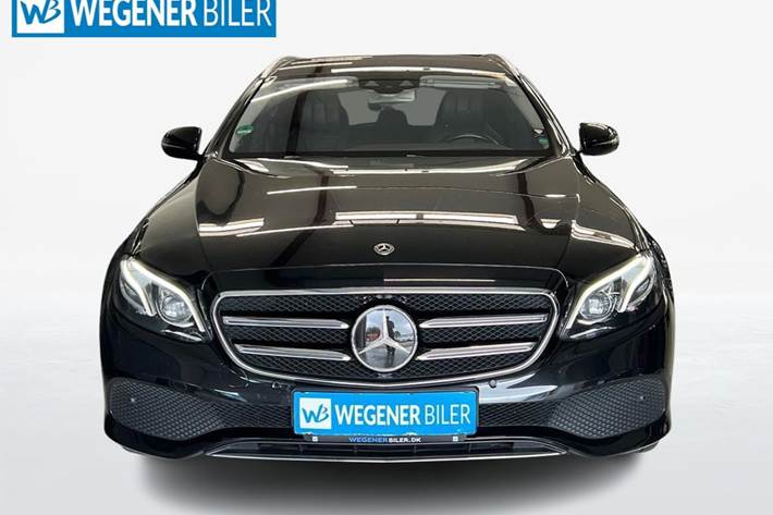 Sort Mercedes E300 de fra 2019