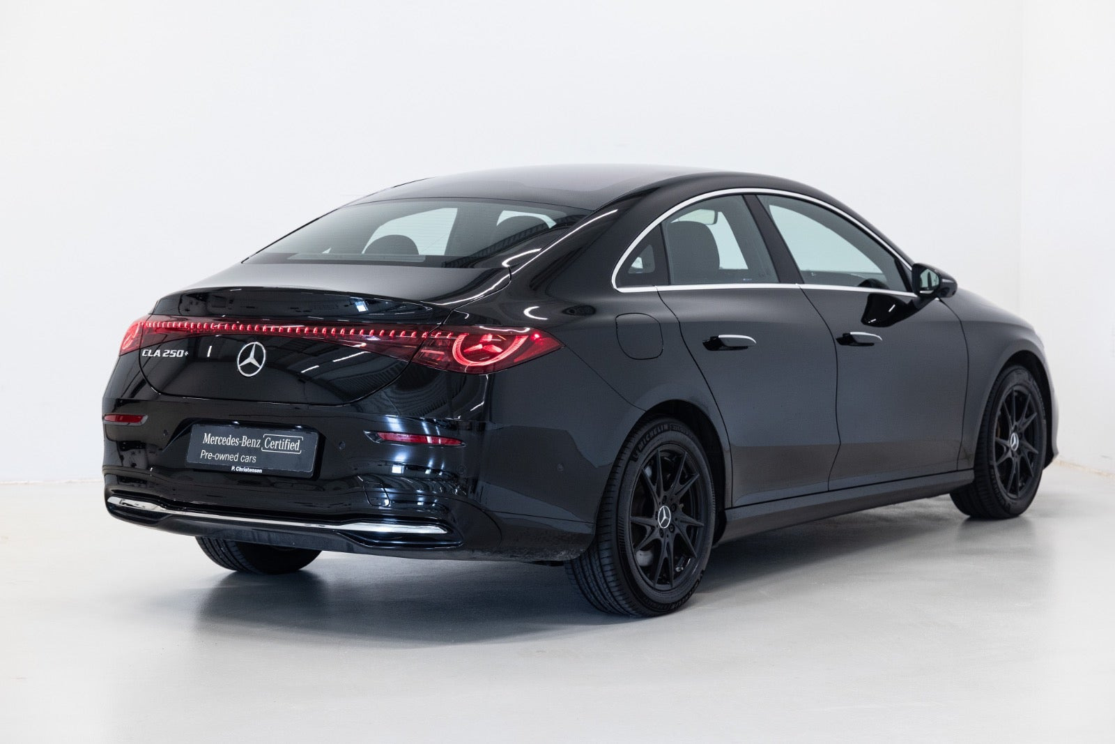 Sort Mercedes CLA250+ fra 2025
