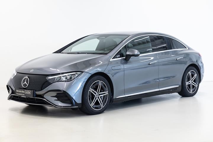 Grå Mercedes EQE350 fra 2024 set udefra