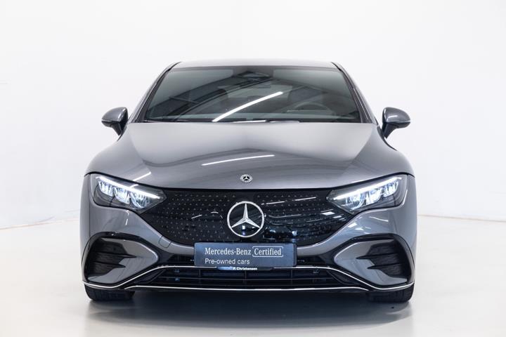 Grå Mercedes EQE350 fra 2024