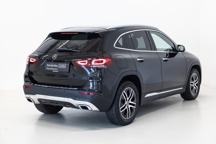 Sort Mercedes GLA250 e fra 2021