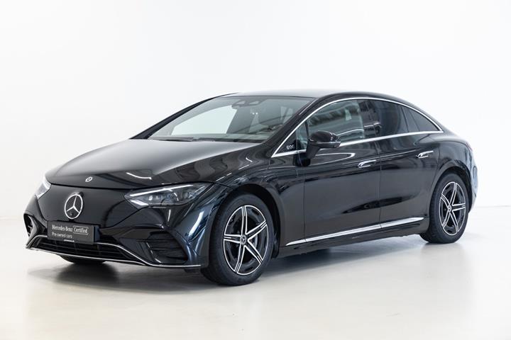 Sort Mercedes EQE350+ fra 2022 set udefra