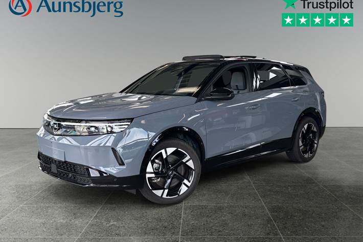 Grå Opel Grandland-e fra 2024
