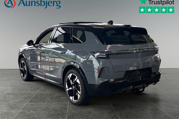 Grå Opel Grandland-e fra 2024