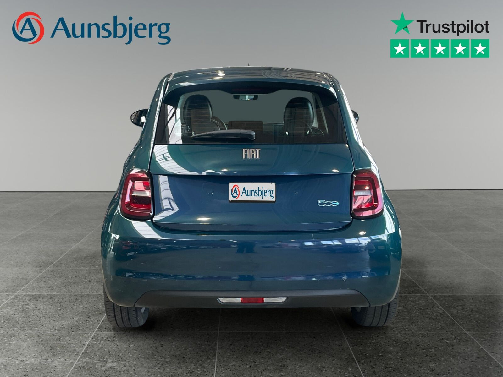 Blå Fiat 500e fra 2022