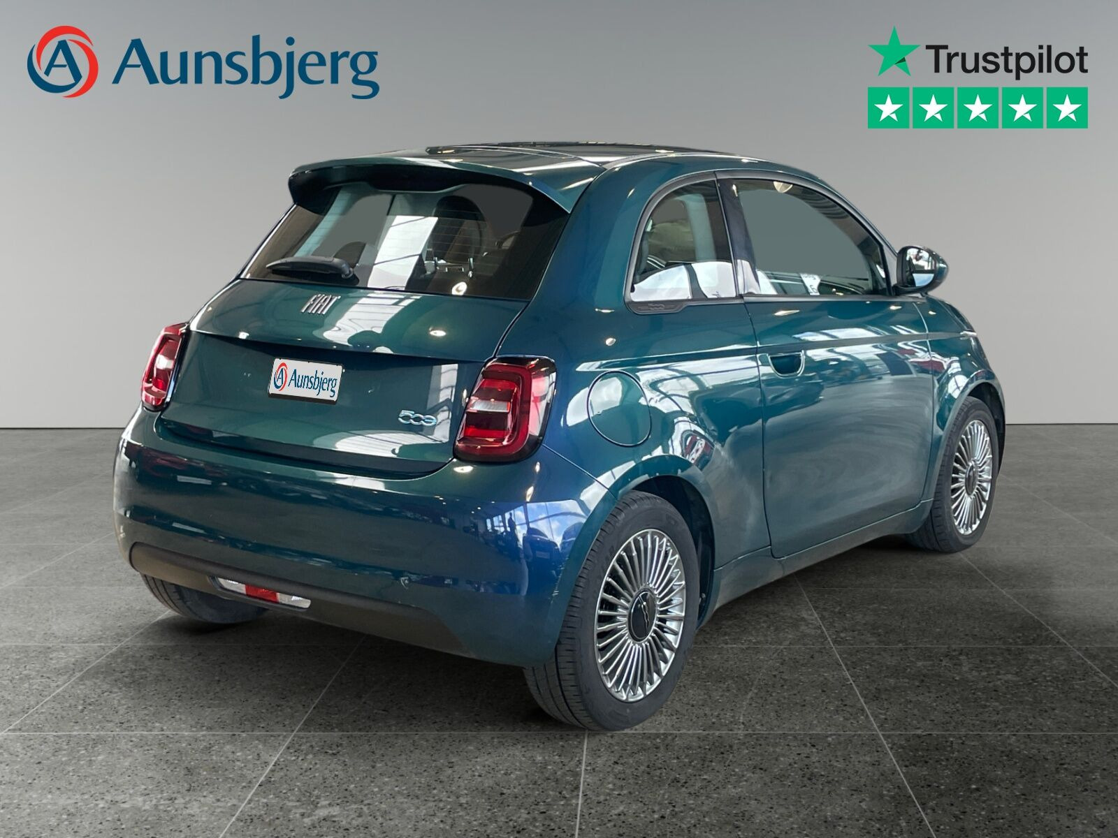 Blå Fiat 500e fra 2022