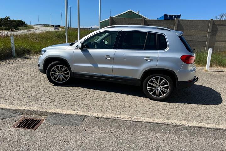 Sølv VW Tiguan fra 2013