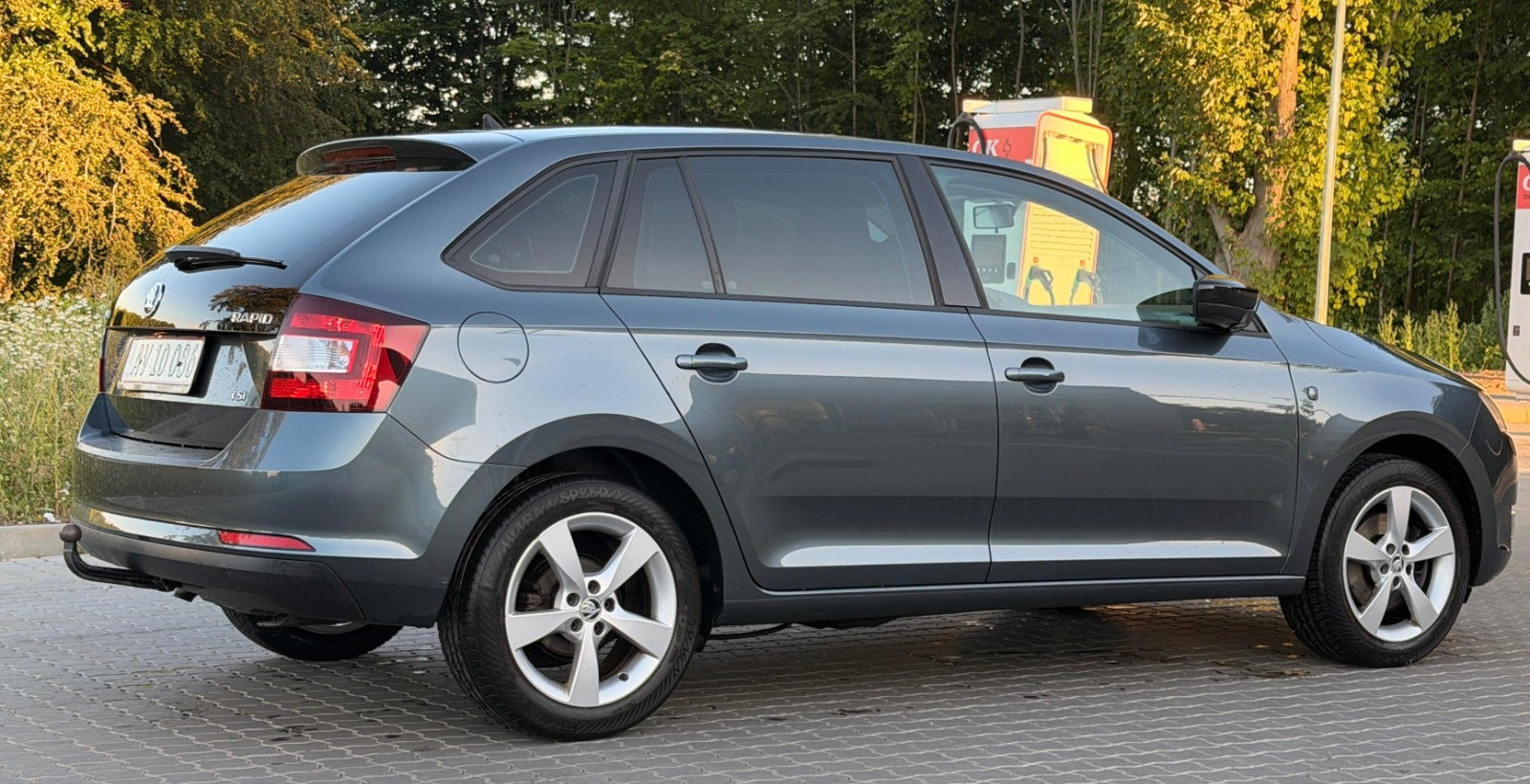 Grå Skoda Rapid fra 2015
