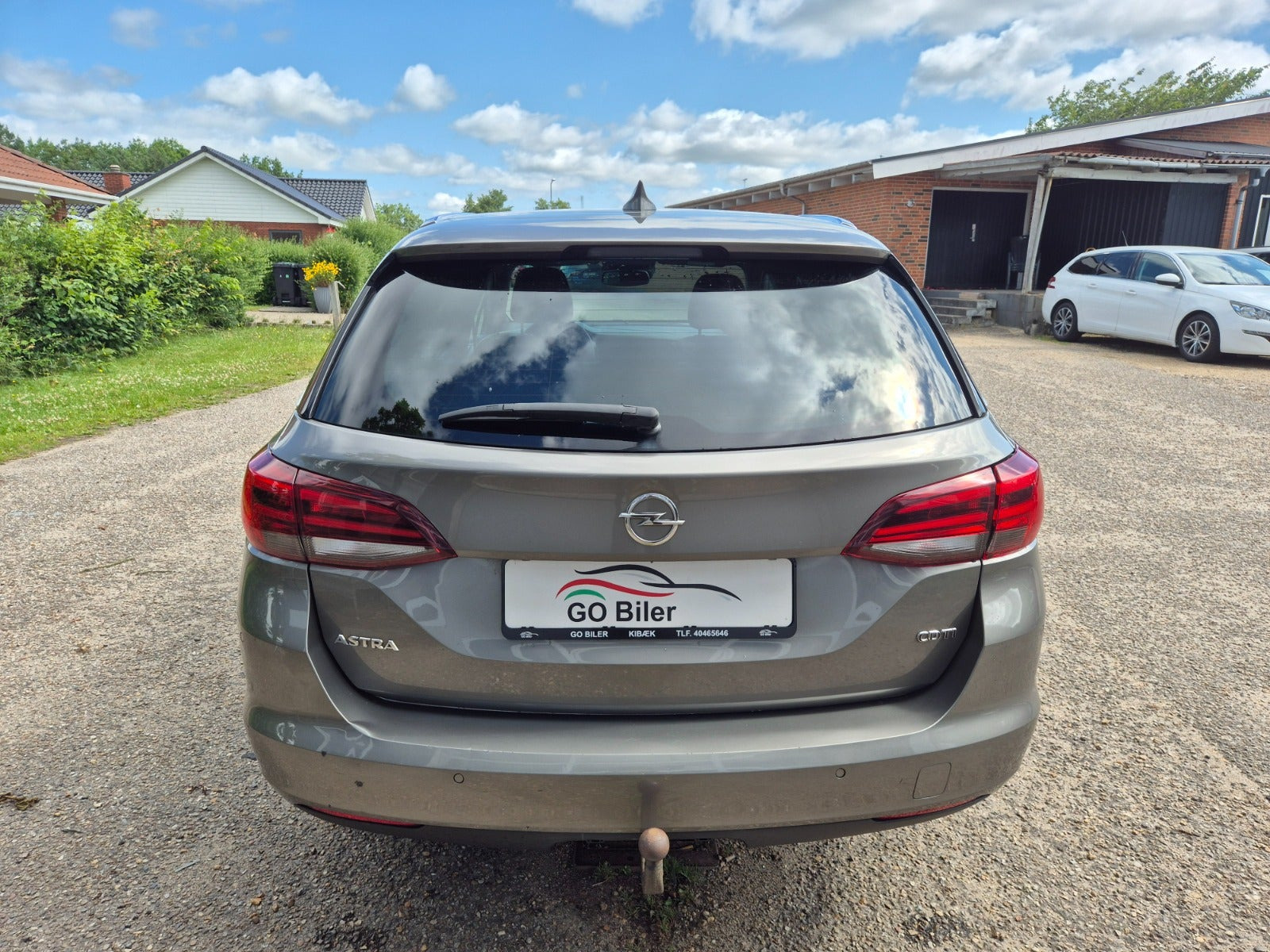Grøn Opel Astra fra 2017