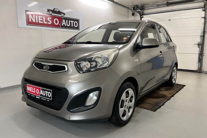 Grå Kia Picanto fra 2012