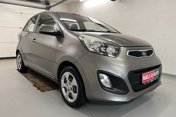 Grå Kia Picanto fra 2012