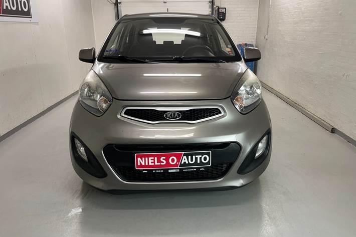Grå Kia Picanto fra 2012