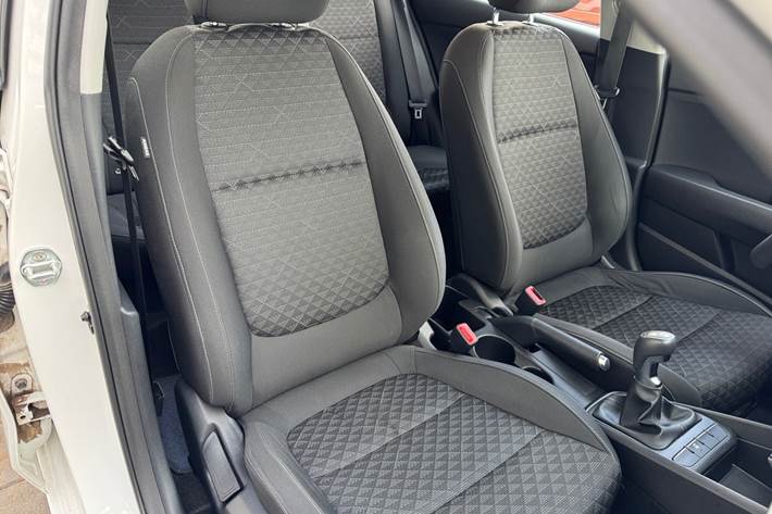 Hvid Kia Rio fra 2017