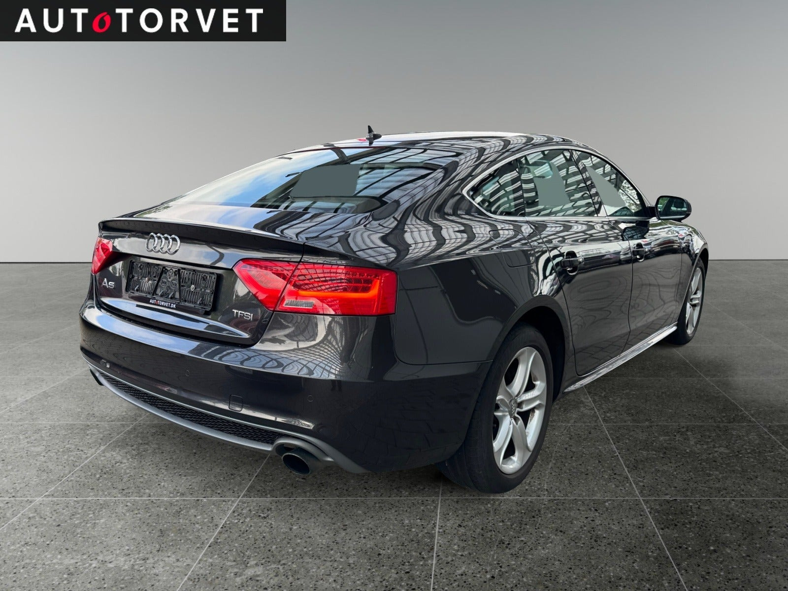 Grå Audi A5 fra 2016