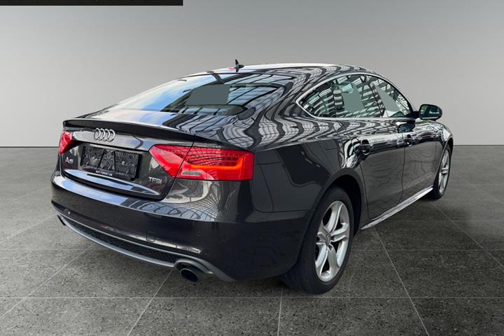Grå Audi A5 fra 2016