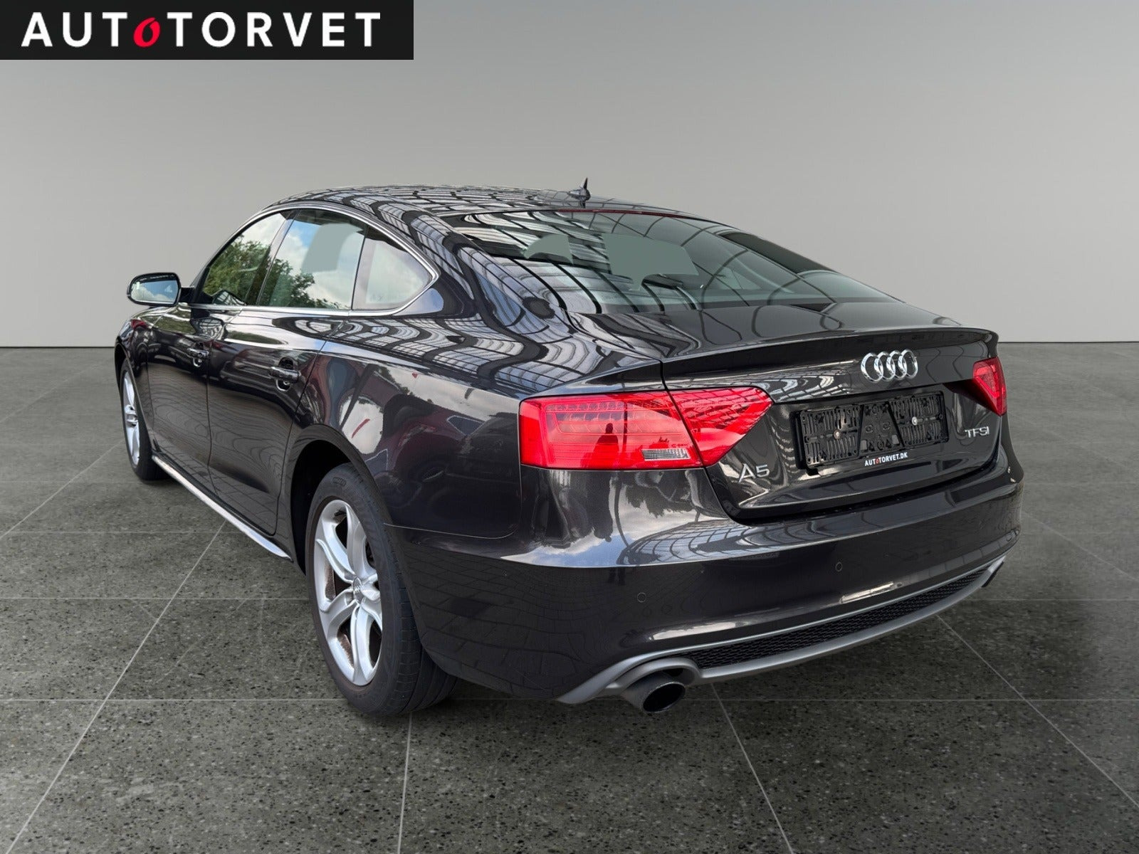 Grå Audi A5 fra 2016