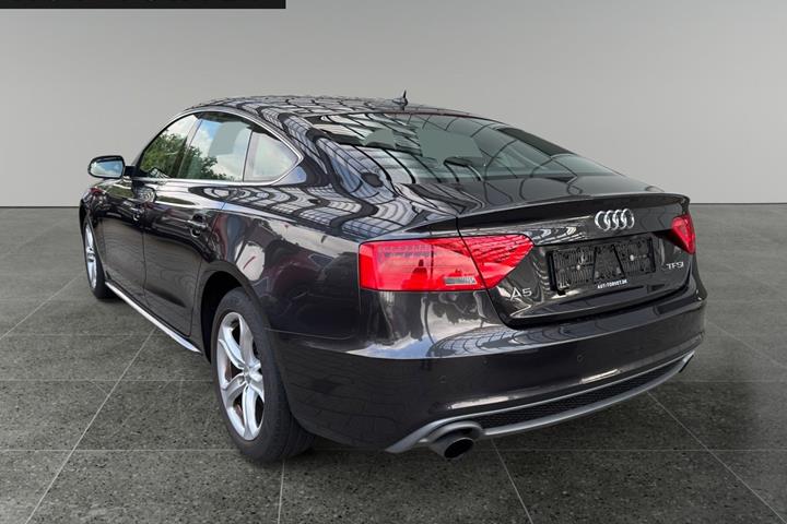 Grå Audi A5 fra 2016