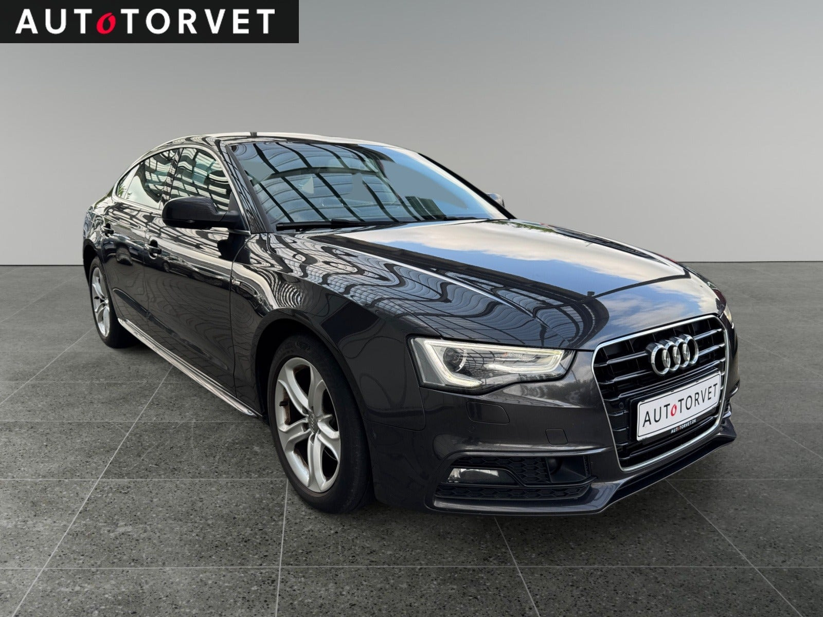 Grå Audi A5 fra 2016