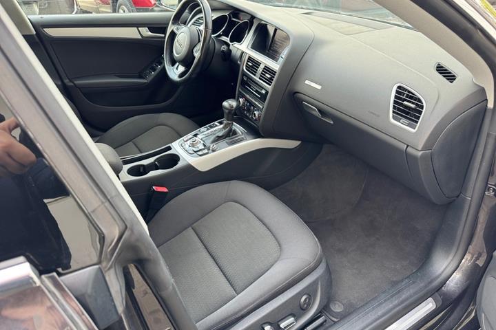 Grå Audi A5 fra 2016