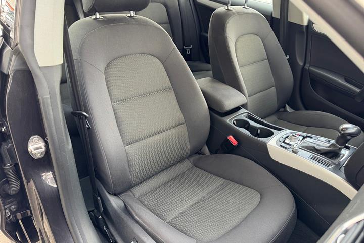 Grå Audi A5 fra 2016