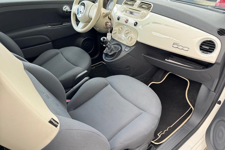 Hvid Fiat 500 fra 2015