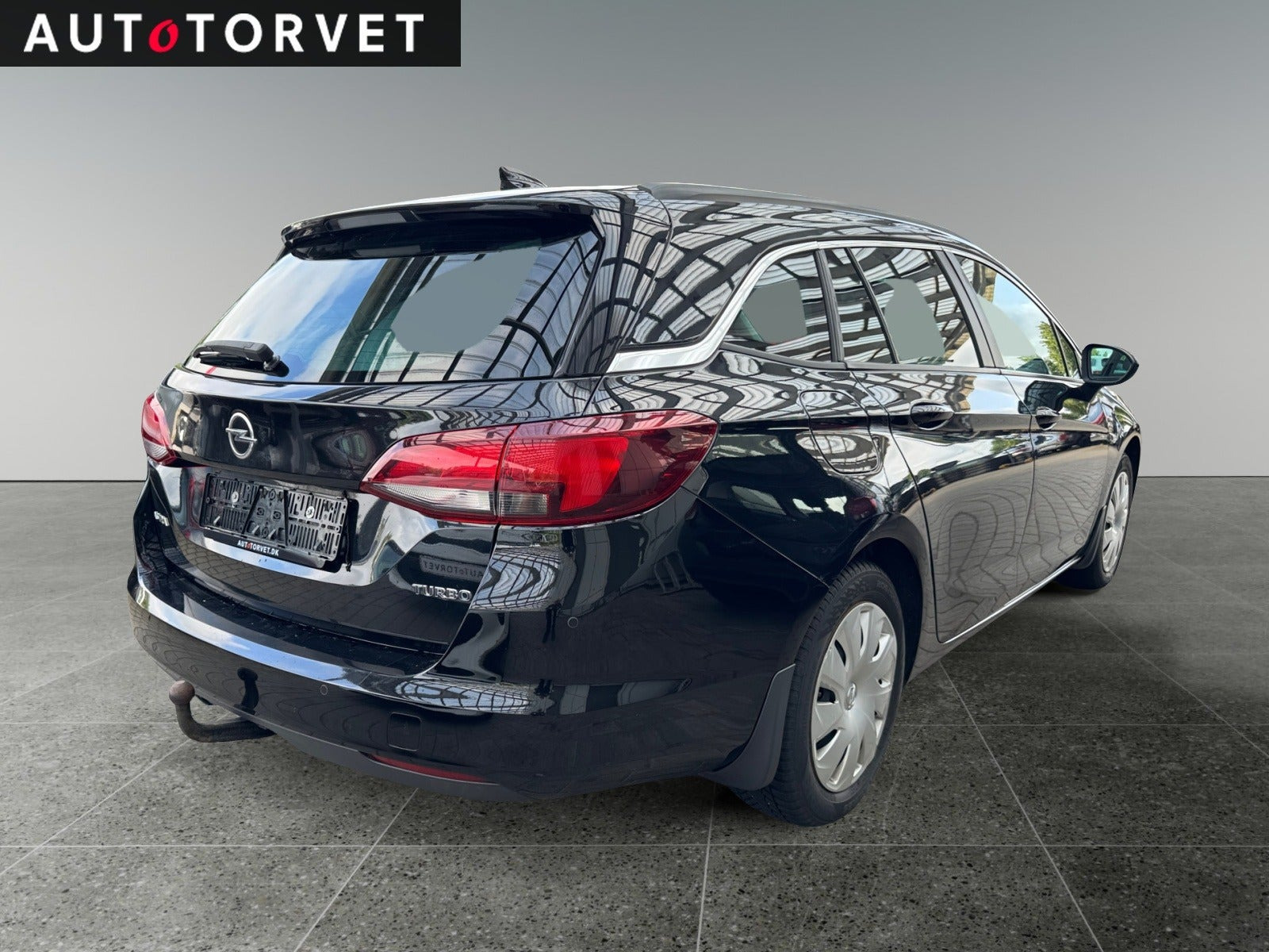 Sort Opel Astra fra 2017