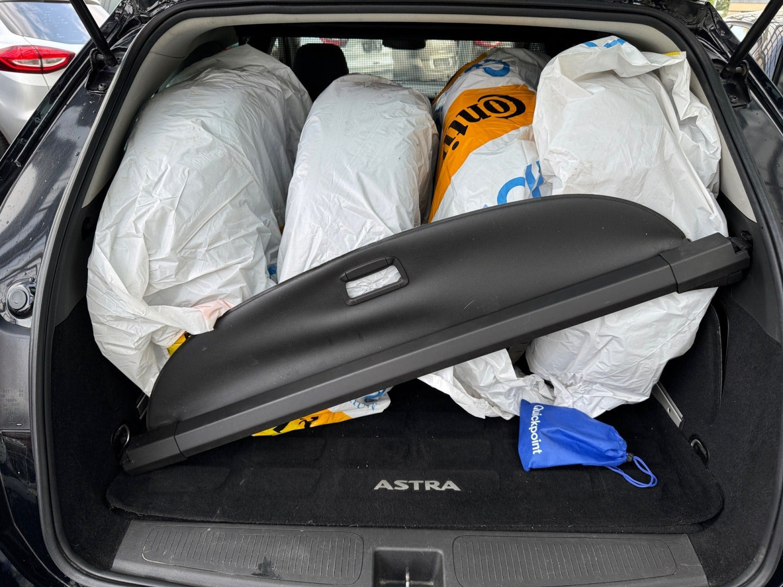 Sort Opel Astra fra 2017