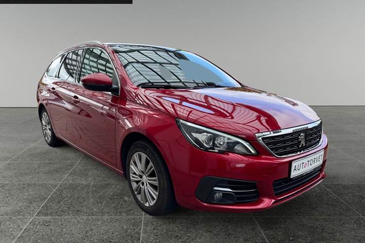Grå Peugeot 308 fra 2018