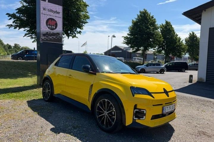 undefined Renault 5 E-Tech fra 2026 set udefra
