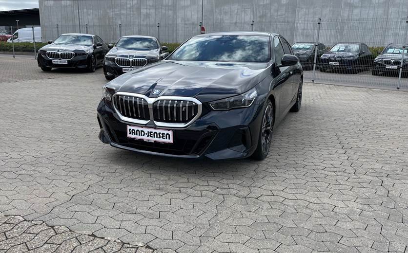 BMW i5 eDrive40 Fully Charged