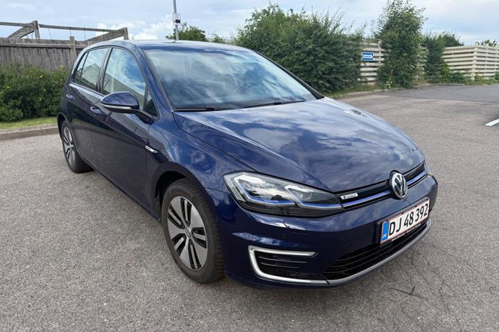 Blå VW e-Golf VII fra 2019
